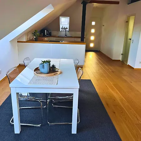 Modernes Loft Im Zentrum Von Apartmán *